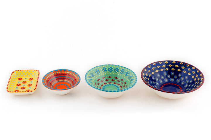 4 ceramic dishes showing the size difference between the tiny dish, tiny bowl, mini bowl and small bowl. Collect them all!